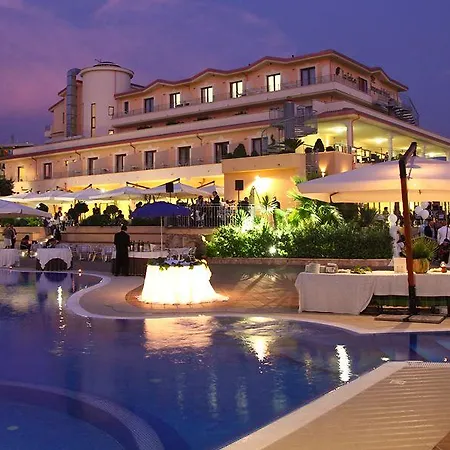 Ξενοδοχείο La Felce Imperial 4*